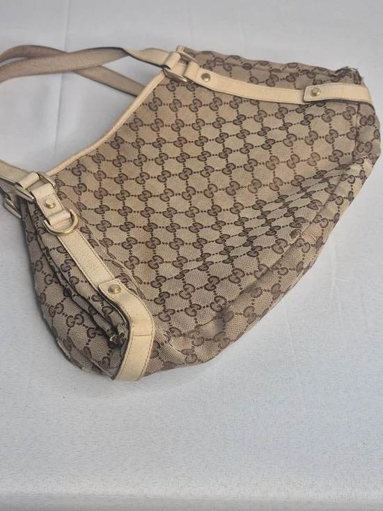 Gucci Vintage Beige GG Canvas Shoulder Bag - Picture 11 of 17